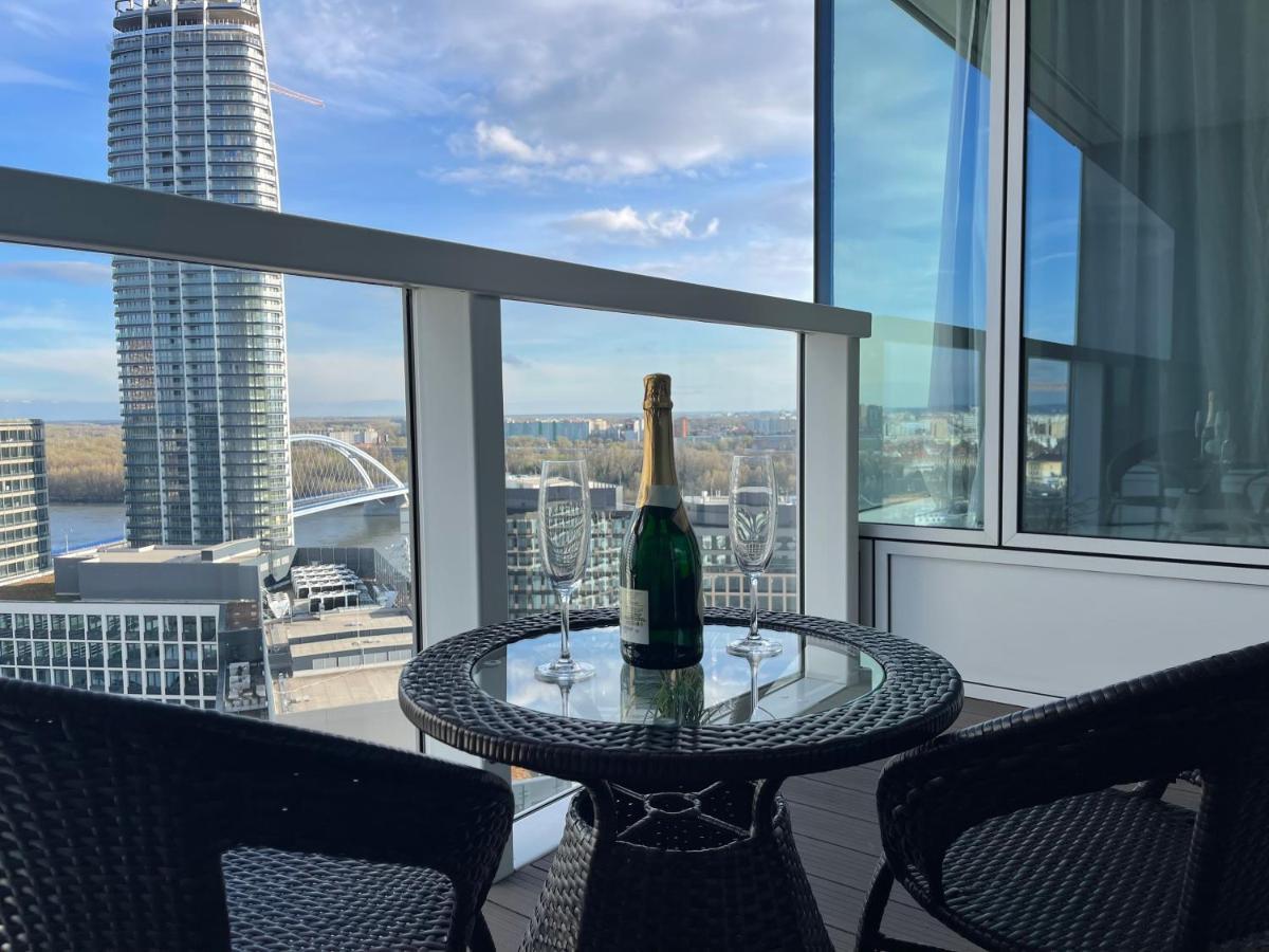 Sag 19Th Floor Panorama City Apartment 2 Rooms Free Parking Free Wifi Bratislava Eksteriør billede